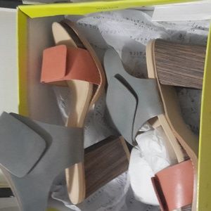 Very Volatile Women's Square heel sandals